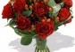Kytice červených růží, hyperikum a eukalyptu | rozvoz květin | Doručení květin po Praze | poslat květiny | květiny dovoz
